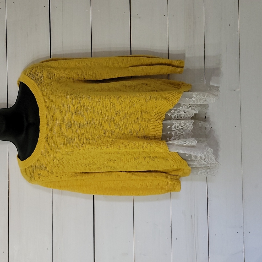 Small/medium Mustard with lace detail sweater